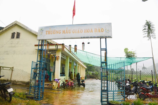 Ban Từ thiện: Tặng quà Trung Thu cho các em học sinh ở Đắk Som, Đăk Nông